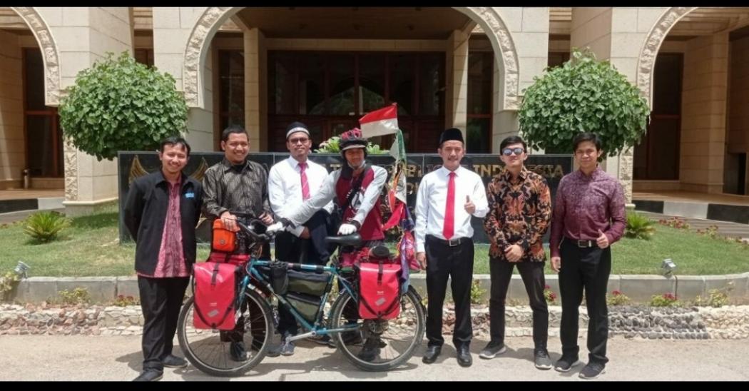 Cerita Kegigihan Kader Muhanmadiyah Naik Haji Pakai Sepeda
