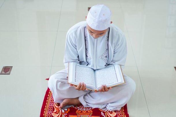 Ayat Seribu Dinar: Pengertian, Waktu, Tujuan Membaca