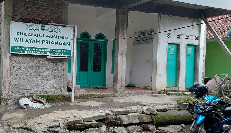 Polisi Sita 3 Senjata Tajam dan Buku dari Markas Khilafatul Muslimin Bandung di Cimahi