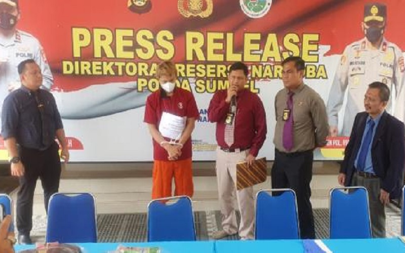 Gerebek Mobil di Parkiran Hotel Dekat Mapolda Sumsel, Polisi Temukan Banyak Sabu 