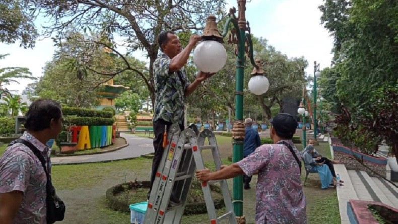 Taman Kota Mataram Dipercantik, Ornamen dan Bola Lampu Diganti