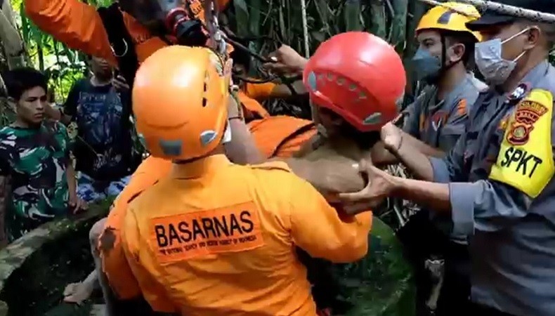 Dengar Teriakan Minta Tolong, Pria Ini Temukan Saudaranya di Sumur Sedalam 15 Meter
