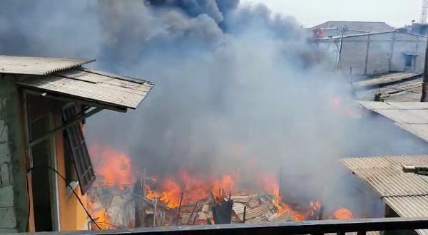 Kebakaran Hebat di Jalan Papanggo Tanjung Priok, 16 Damkar Dikerahkan