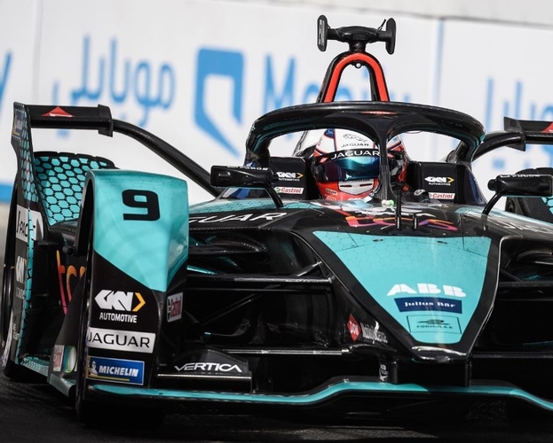 Hasil Formula E Jakarta 2022: Mitch Evans Juara usai Adu Kebut dengan Jean-Eric Vergne