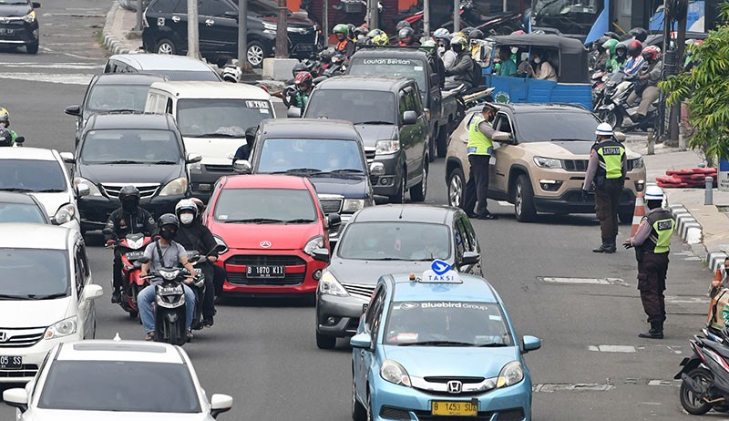 Uji Coba Titik Baru Ganjil Genap, Hampir Seribu Kendaraan Diberi Teguran