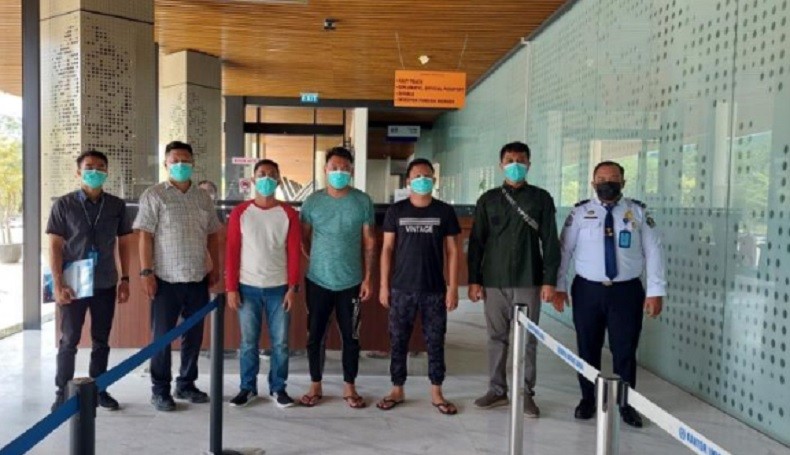 Tiga WNA Malaysia Dideportasi Melalui PLBN Aruk usai Bebas dari Rutan Sambas
