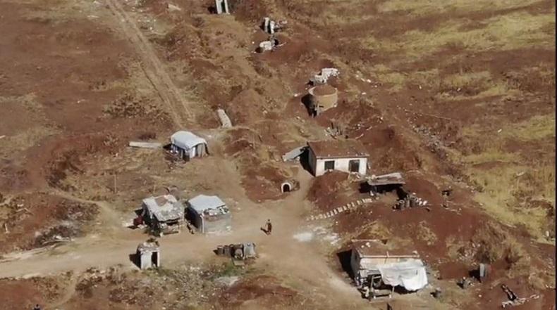 Teroris Sembunyikan Tank dan Senjata di Antara Warga Sipil