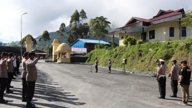 Pimpin Apel Pagi, Kapolres Puncak Jaya : Layani Masyarakat dengan Setulus Hati