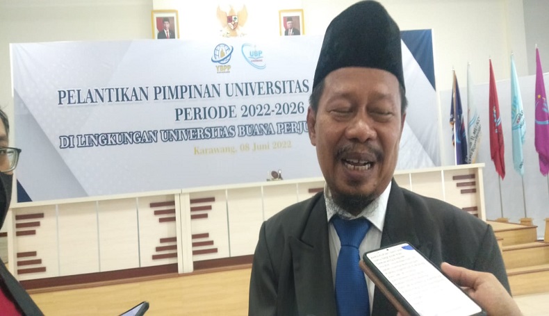 Cerita Sukses Tarpan Suparman, dari Narik Becak hingga Menjadi Dekan UBP Karawang