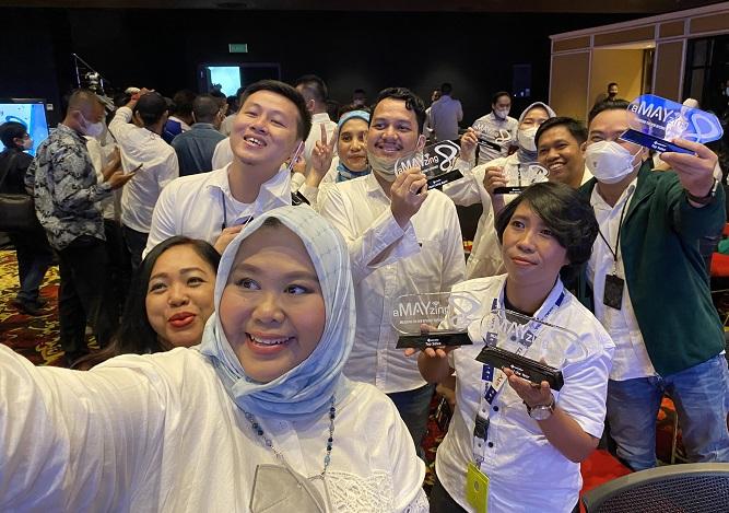 Rayakan HUT ke-8, MNC Play Beri Penghargaan kepada Karyawan Terbaik 