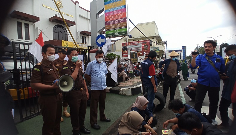 Mahasiswa Tuding Penanganan Kasus Korupsi Lamban, Begini Jawaban Kejari Sukabumi