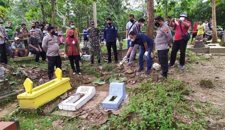 Hendak Tebang Pohon, Warga Kebumen Ini Kaget Temukan Mayat Bayi Dibungkus Jilbab