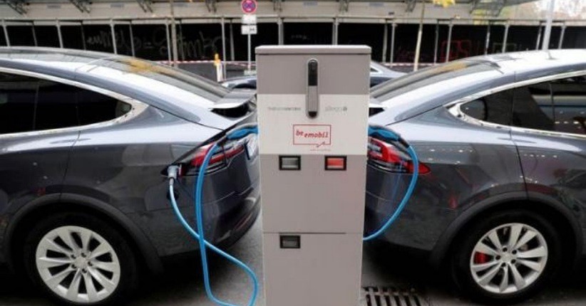 Ketahui 3 Kelemahan Pakai Mobil Listrik saat Pulang Kampung 