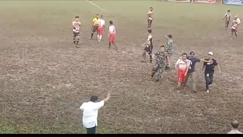Laga Sepak Bola, Anggota DPRD Tangsel Tinju Wasit gegara Kartu Merah