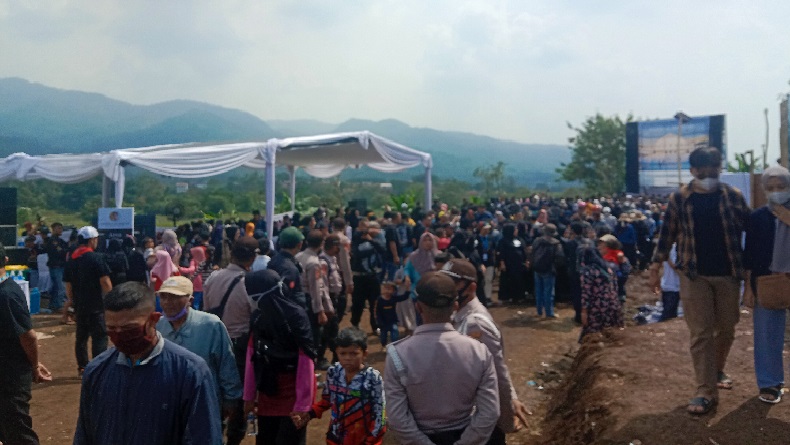 Prosesi Pemakaman Selesai, Ribuan Warga Berbondong-bondong Dekati Pusara Eril