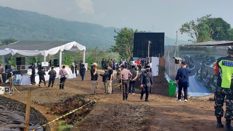 Di Balik Pemakaman Eril, 50 Tenaga Harian Lepas Dikerahkan untuk Siapkan Makam