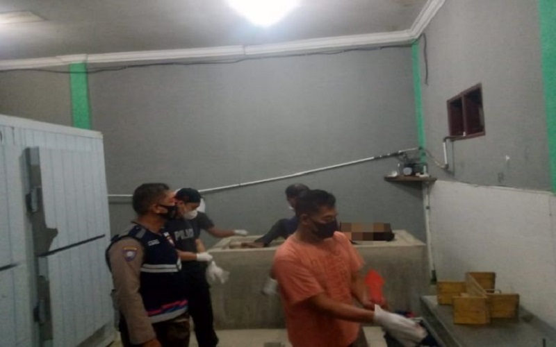 Asyik Main, Bocah Kaget Temukan Mayat Tanpa Identitas di Rumah Kosong