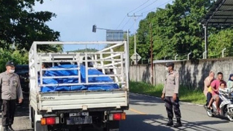 Ratusan Liter Miras Sopi asal Pulau Seram Akan Dibawa Masuk Pulau Ambon Disita Polisi 