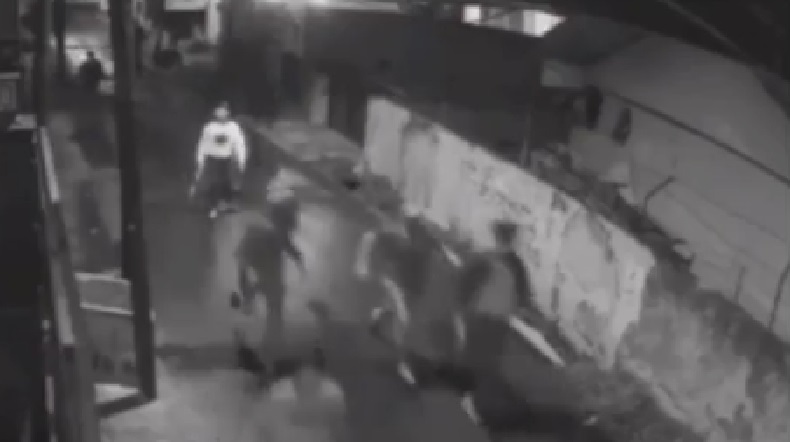 Viral Tawuran Bersenjata Tajam di Penggilingan, Warga Takut Jadi Korban Salah Sasaran