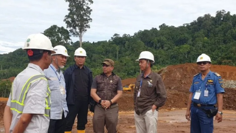 Gubernur Mahyeldi Terjun Langsung Tinjau Pelabuhan Teluk Tapang di Pasaman Barat