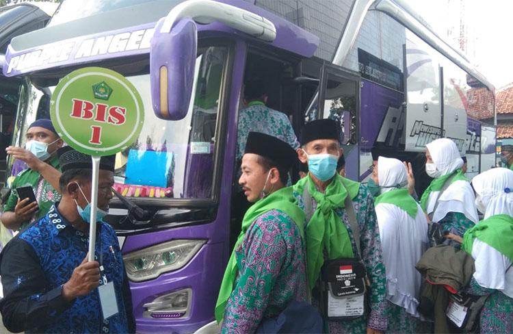 110 Jemaah Haji Kulonprogo Diberangkatkan ke Tanah Suci