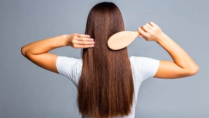 Tak Harus ke Salon, Begini Cara Merawat Rambut yang Gampang Rontok