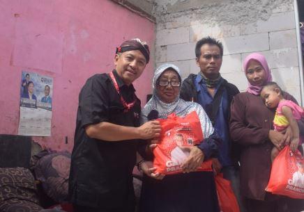 Sahabat Ganjar Bantu Korban Angin Puting Beliung di Depok