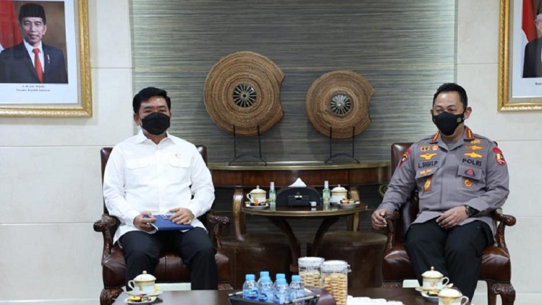 Hari Pertama Jabat Menteri ATR, Hadi Tjahjanto Kunjungi Mabes Polri