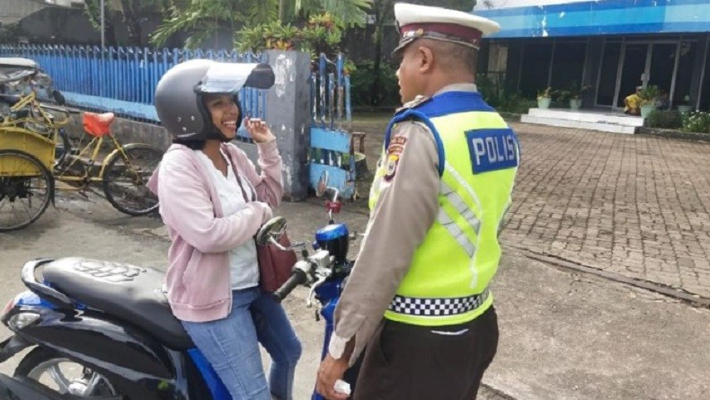 Kasat Lantas Polresta Ambon: Kami Imbau Seluruh Pengendara Motor Tak Pakai Sandal Jepit 