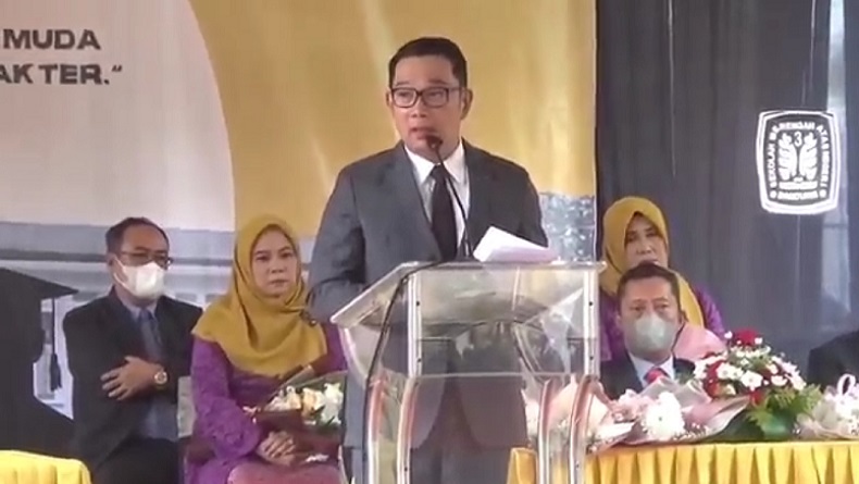 Hadiri Wisuda Zara, Ridwan Kamil: Sudah Tidak Sedih, Hari Ini Kami Orang Tua Bahagia