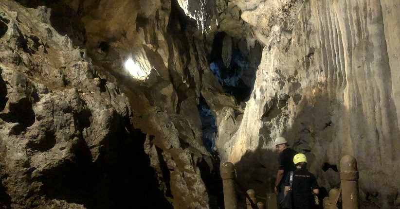 Menjelajahi Gua Kiskendo yang Misterius, Ternyata Dalamnya Banyak Tempat Semedi