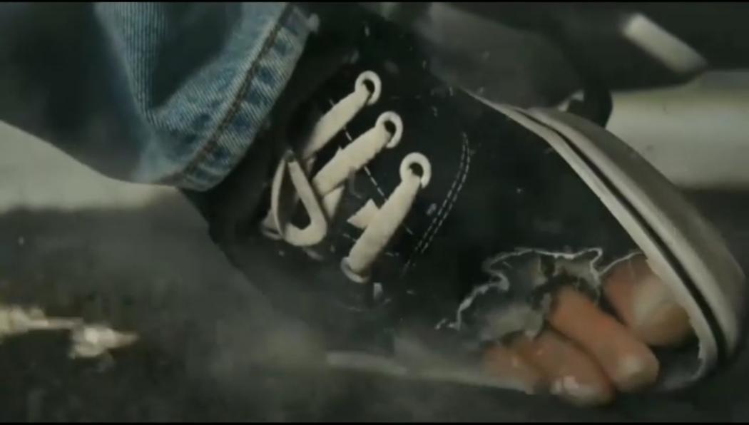 Pengendara Motor Dilarang Pakai Sandal Jepit, Pakar: Kaki Rentan Cedera saat Kecelakaan