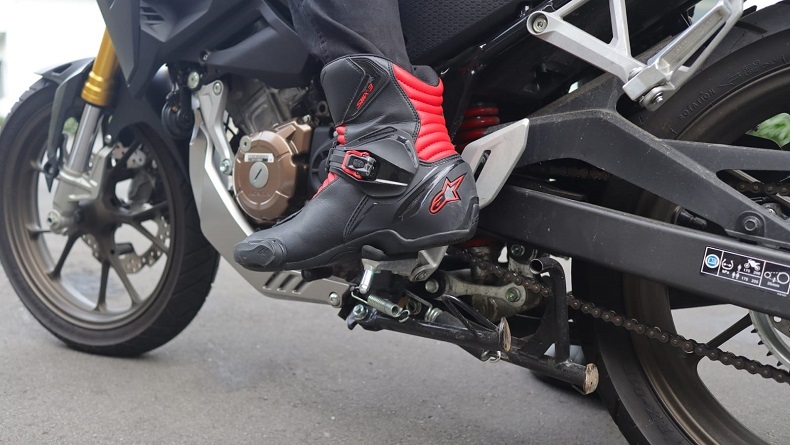 Polemik Pakai Sandal saat Naik Sepeda Motor, Begini Pendapat Instruktur Safety Riding