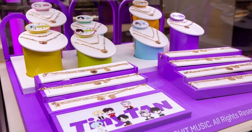 Mengenal 7 Karakter Unik TinyTAN BTS lewat Perhiasan 