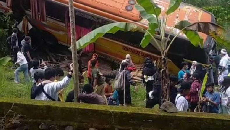 Kecelakaan Bus Tabrak Belasan Kendaraan di Tabanan, 1 Tewas, 8 Luka-Luka
