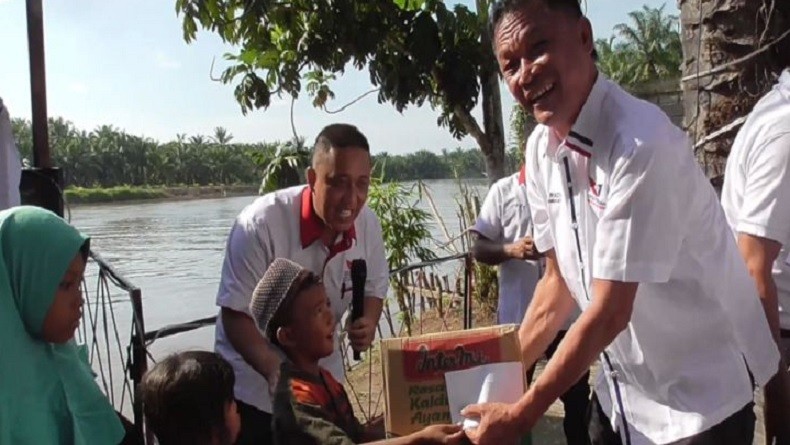 DPD Perindo Labuhanbatu Bagikan Santunan kepada Anak Yatim dan Duafa