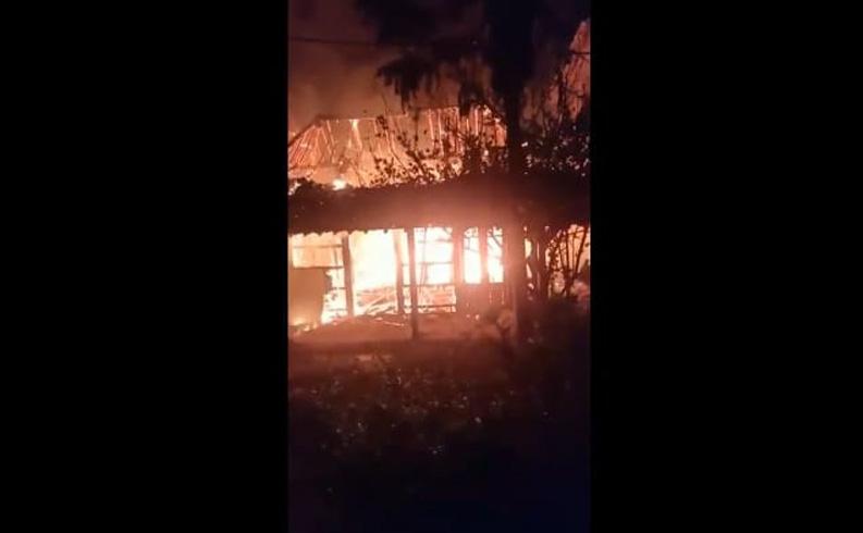 Rumah Ludes Terbakar, Nenek di Kendal Terluka akibat Tertimpa Puing Bangunan