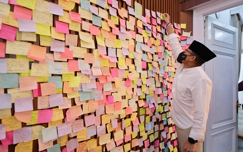 Takziah ke Rumah Ridwan Kamil, Sandiaga Uno Tuliskan Doa Terbaik untuk Eril