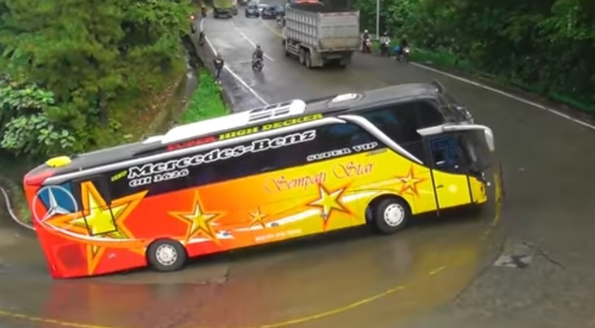 6 Jalur Angker yang Dilalui PO Bus, Dari Jalan Terjal hingga Kisah Mistis