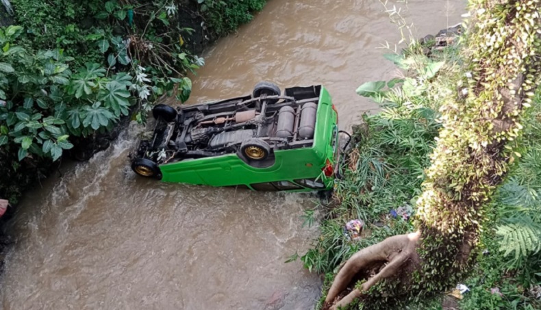  Angkot di Bogor Terjun ke Jurang, Satu Orang Luka-Luka