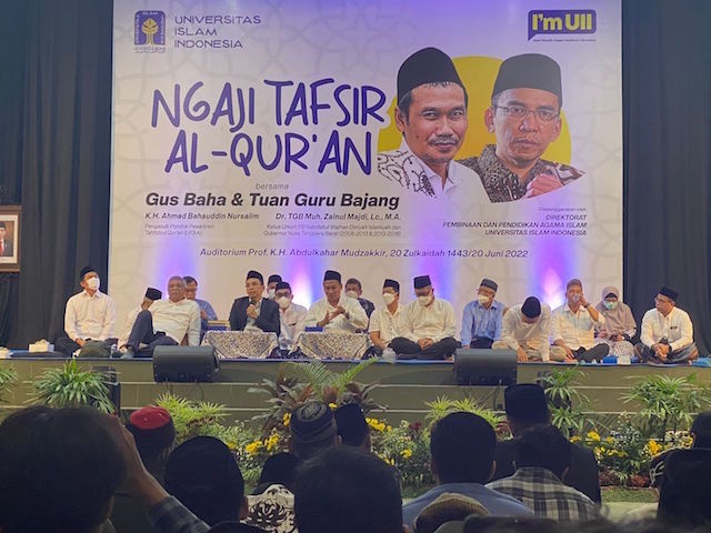 Duet Gus Baha-TGB Ditonton Puluhan Ribu Orang, Rektor UII : Alhamdulillah Luar Biasa
