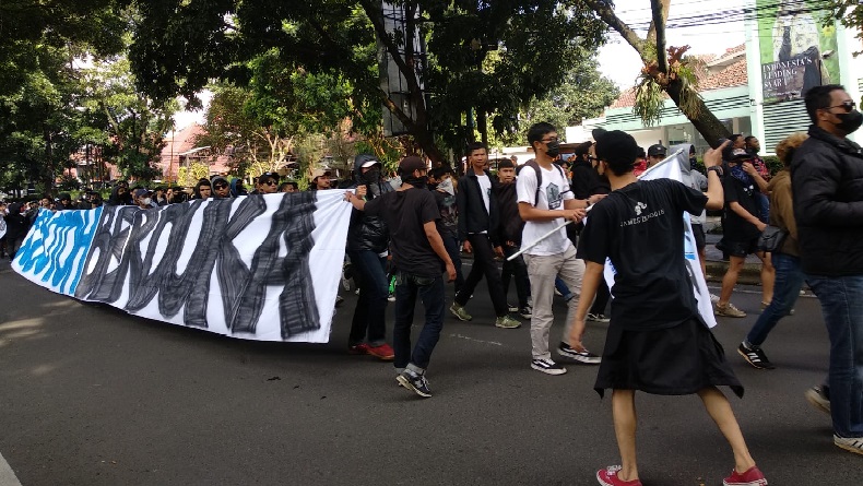 Digeruduk Ratusan Suporter Persib terkait 2 Bobotoh Tewas di GBLA, Panpel Minta Maaf