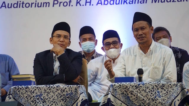 Ceritakan Nabi Adam Ditipu Setan, Gus Baha : Cirinya Sopan dan Pura-pura Nangis