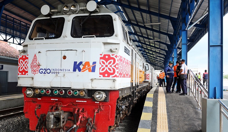 Evakuasi Longsoran Selesai, KA Pangrango Bogor-Sukabumi Kembali Beroperasi