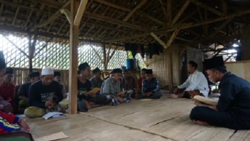 Semangat Santri di Tengah Keterbatasan Fasilitas Pesantren