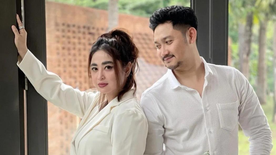 Dikabarkan Digugat Cerai Suami, Begini Penjelasan Kuasa Hukum Dewi Perssik