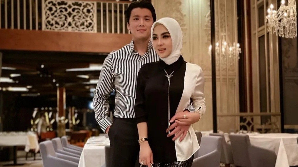 Reino Barack Ulang Tahun Ke-39 Tahun, Syahrini: Barakallah Sayangku I Love You