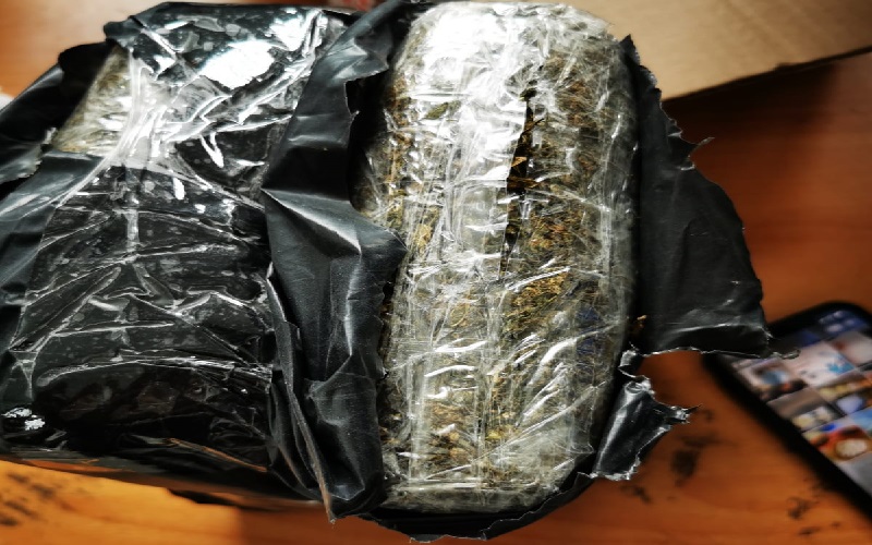 1,6 Kg Ganja asal Medan Gagal Diselundupkan ke Lembang KBB, Petugas Buru Pemesan