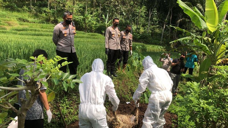 Polisi Buru Pembuang Puluhan Bangkai Kambing di Sungai Serang Semarang