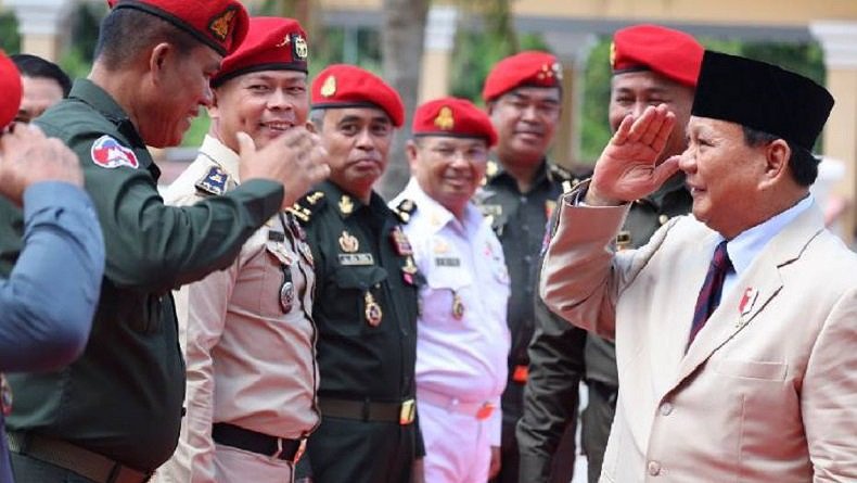 Kunjungi Kamboja, Prabowo Disambut Pejabat Militer Mantan Anak Didiknya di Kopassus